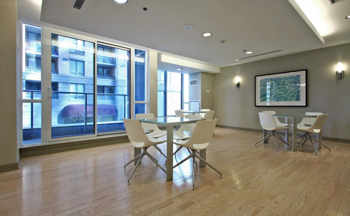 126-simcoe-st-toronto-boutique-ii-condos-for-sale-king-west-party-room-3