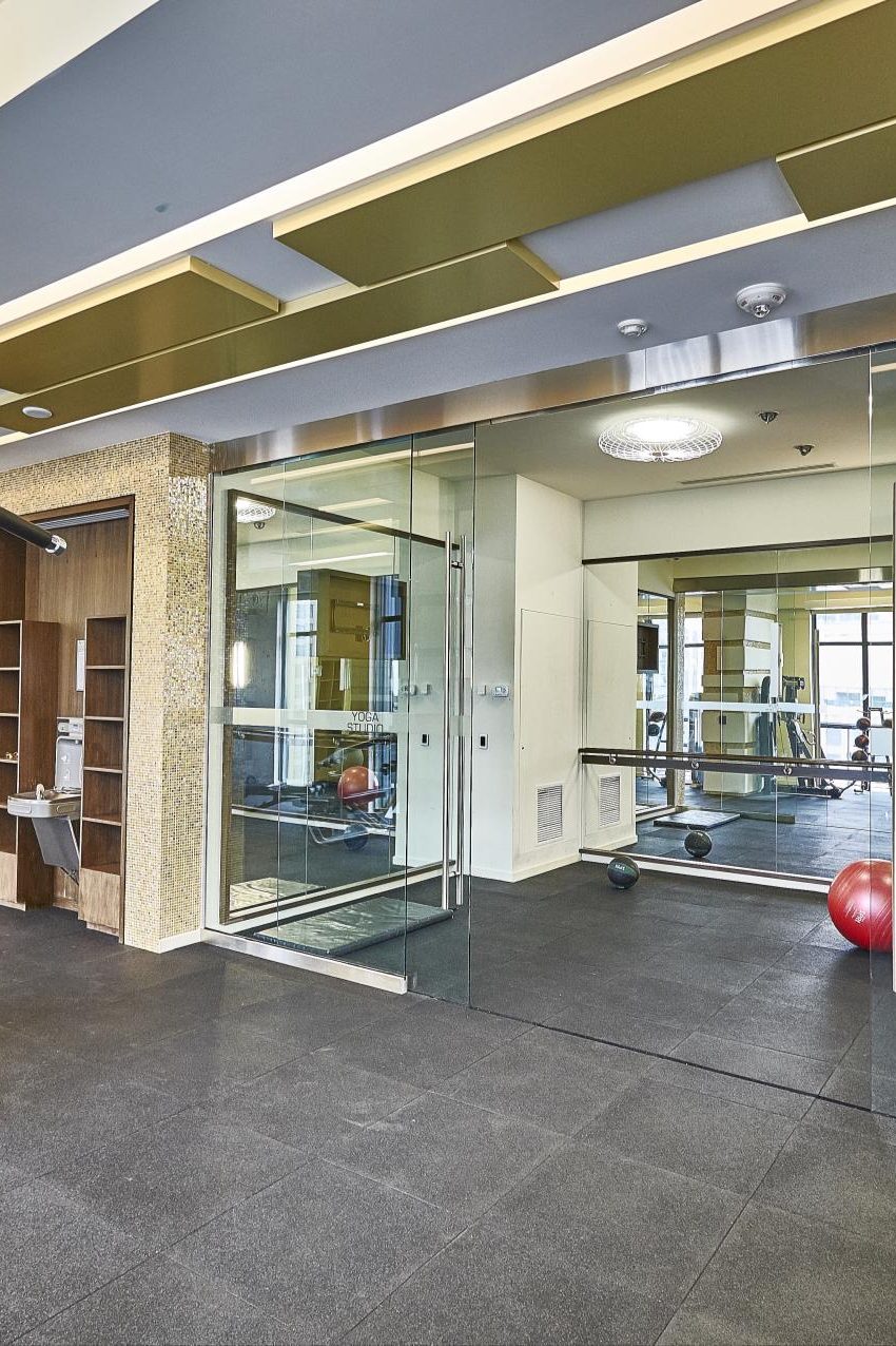 300-front-st-w-toronto-condos-for-sale-tridel-king-west-amenities-gym-cardio