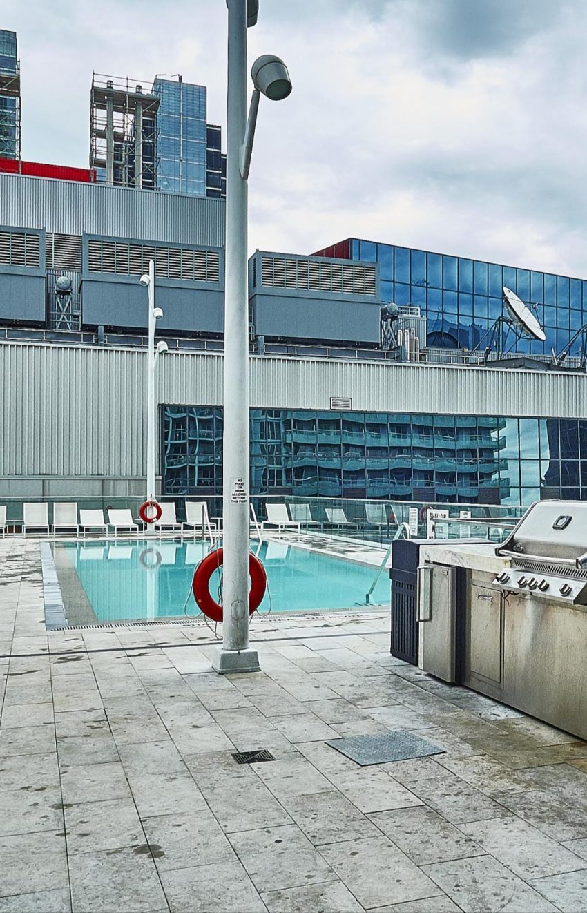 300-front-st-w-toronto-condos-for-sale-tridel-king-west-outdoor-pool