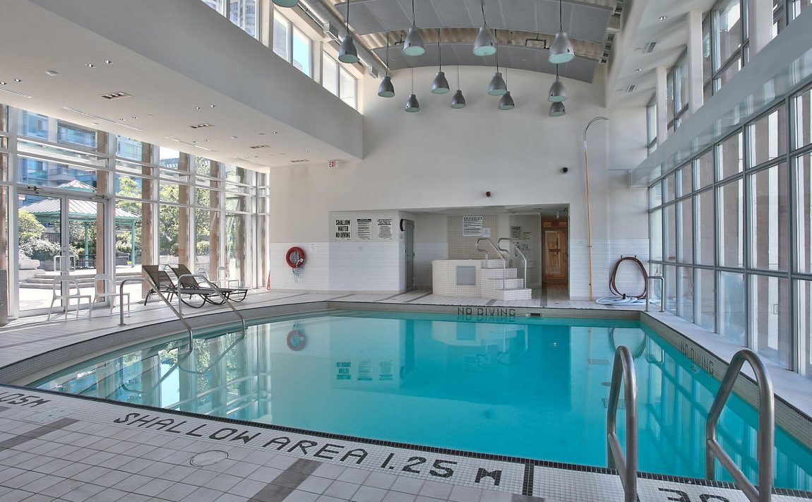 220-burnhamthorpe-rd-w-mississauga-citygate-condos-indoor-pool