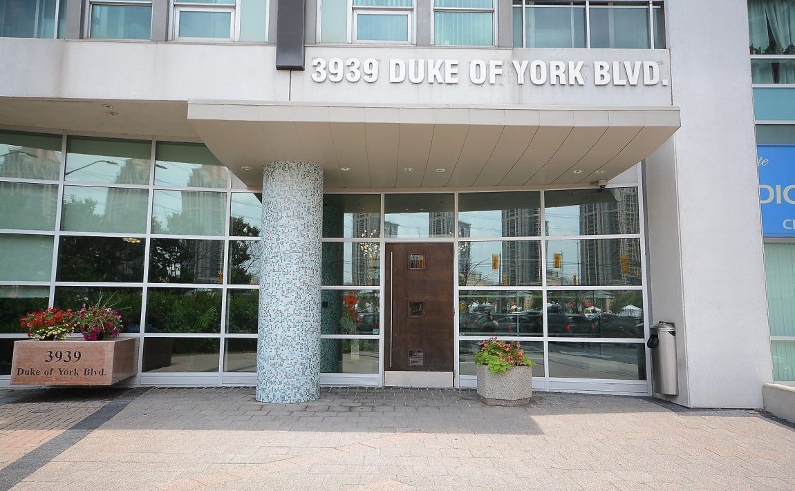 3939-duke-of-york-blvd-city-gate-condos-lofts-front-entrance