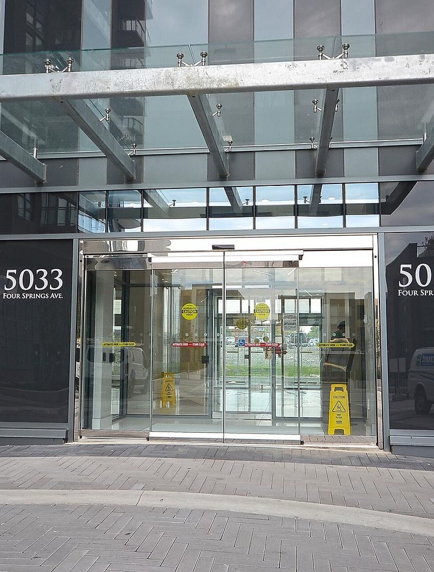 amber-condos-5025-four-springs-ave-5033-four-springs-ave-square-one-entrance