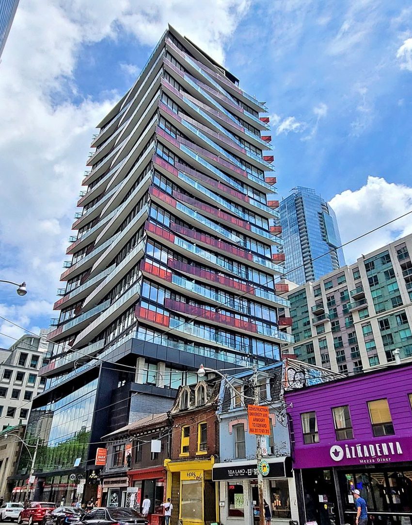 smart-house-condos-215-queen-st-w-toronto-downtown