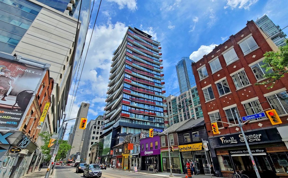 smart-house-condos-215-queen-st-w-toronto-for-sale