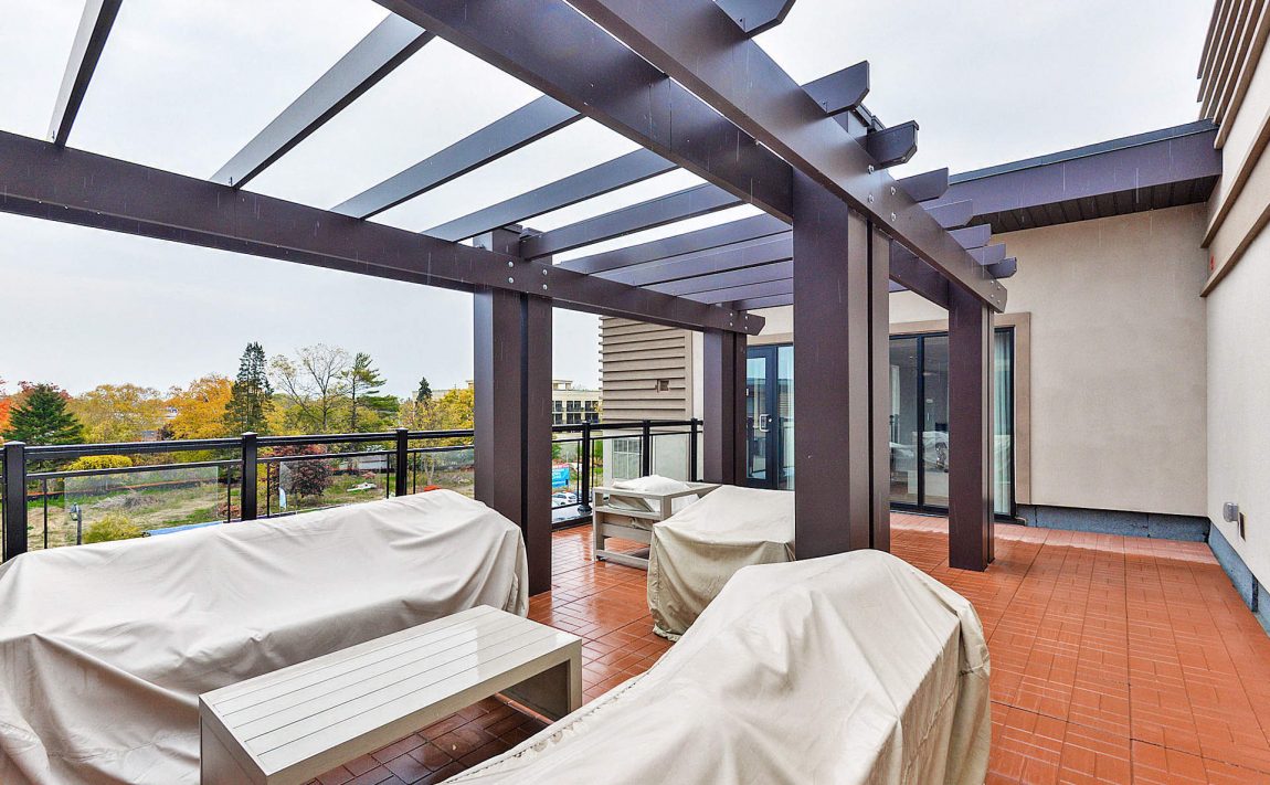 wyndham-condos-128-garden-dr-oakville-rooftop-terrace-bbq