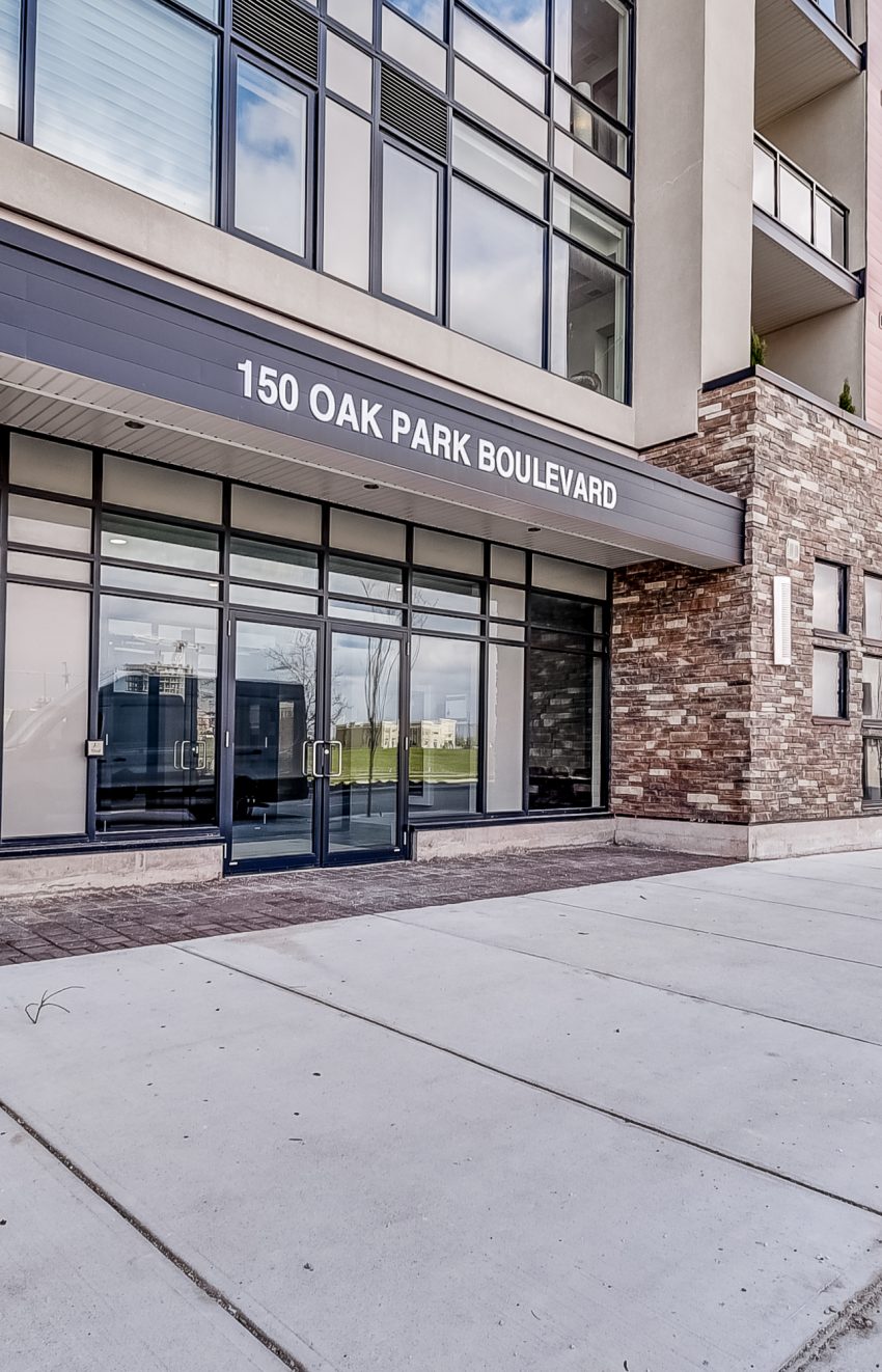 150-oak-park-blvd-oakville-condos-for-sale-front-entrance