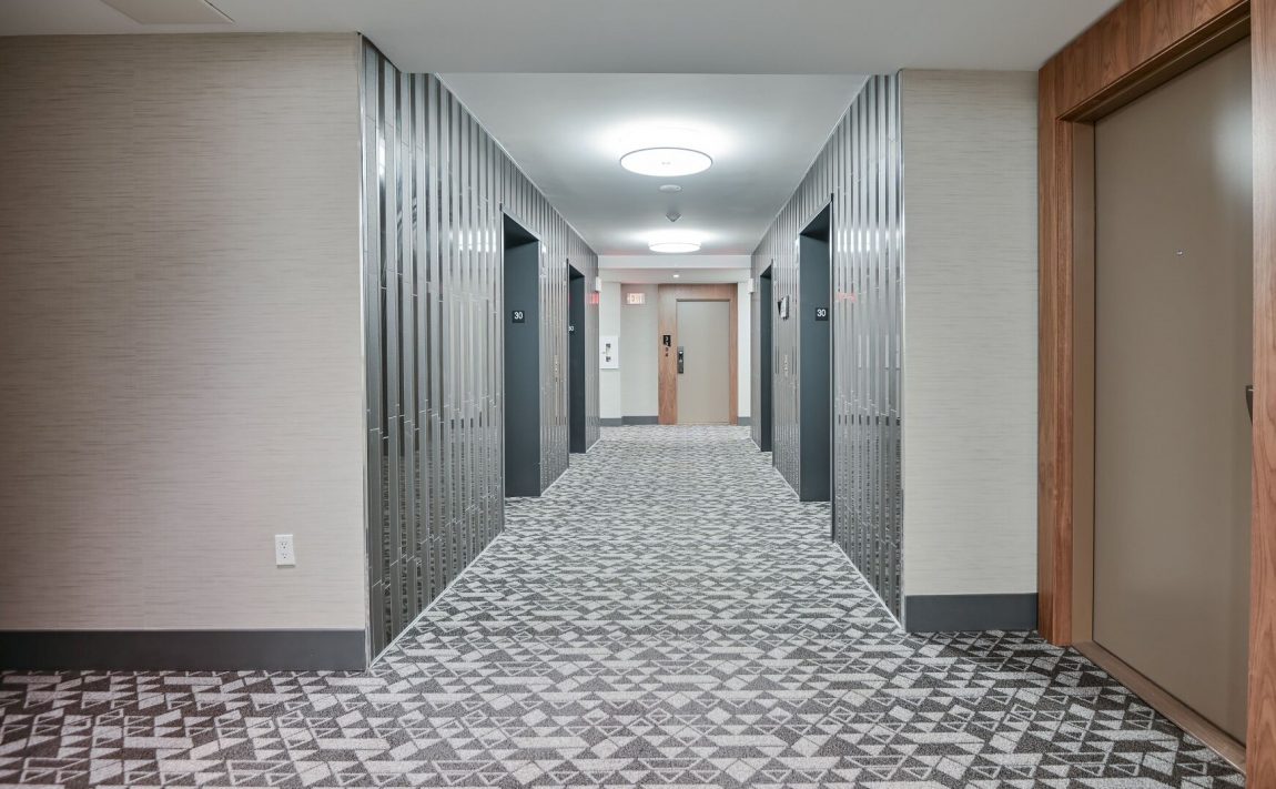 ten-york-condos-10-york-st-toronto-tridel-elevator-hallway