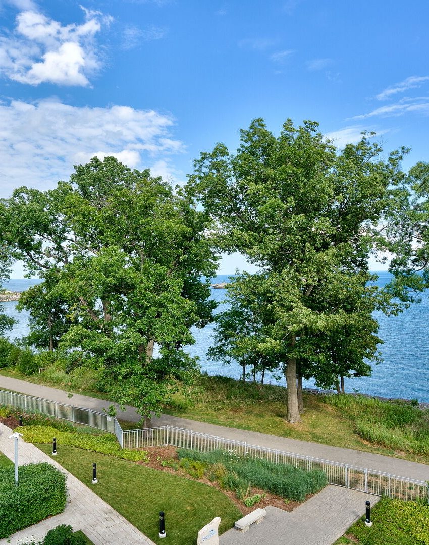 bluwater-condos-3500-lakeshore-rd-w-oakville-lakefront-luxury