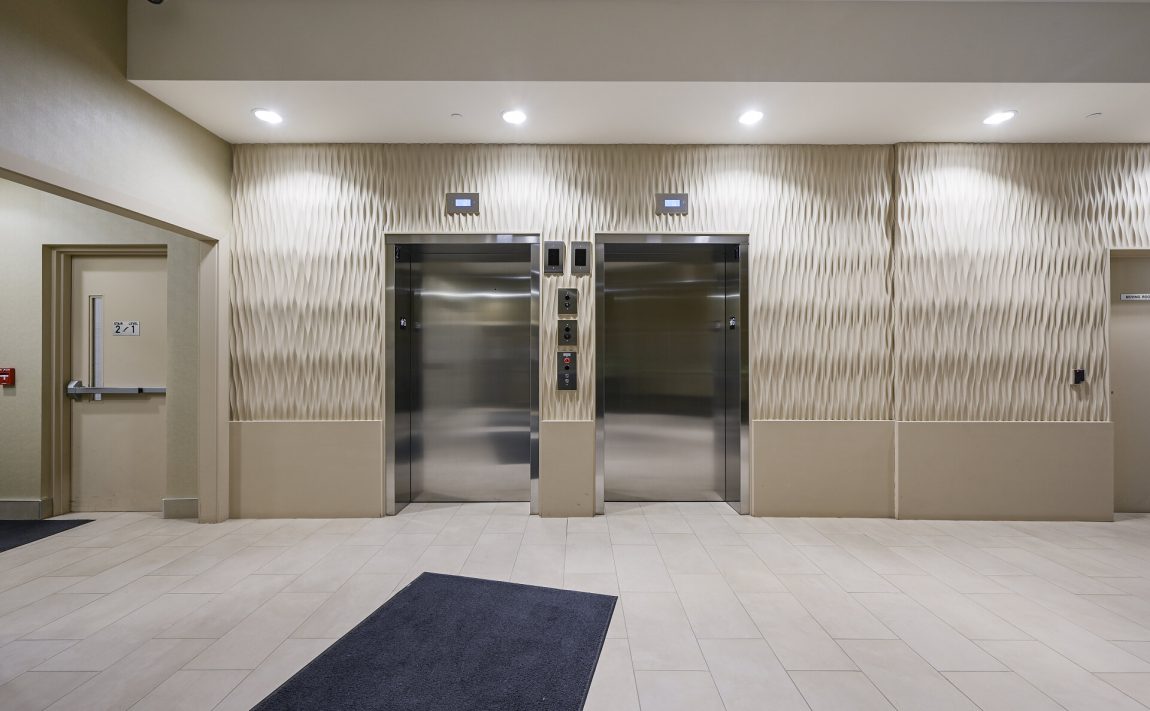 renaissance-oak-park-216-oak-park-blvd-oakville-condos-lobby-elevators