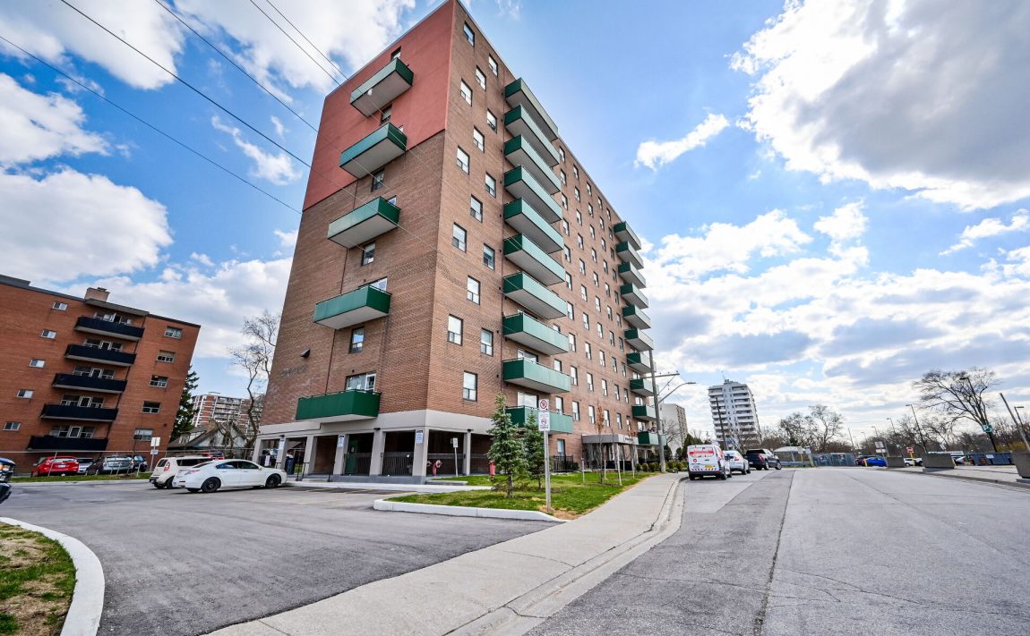 49-queen-st-e-mississauga-condos-port-credit-for-sale