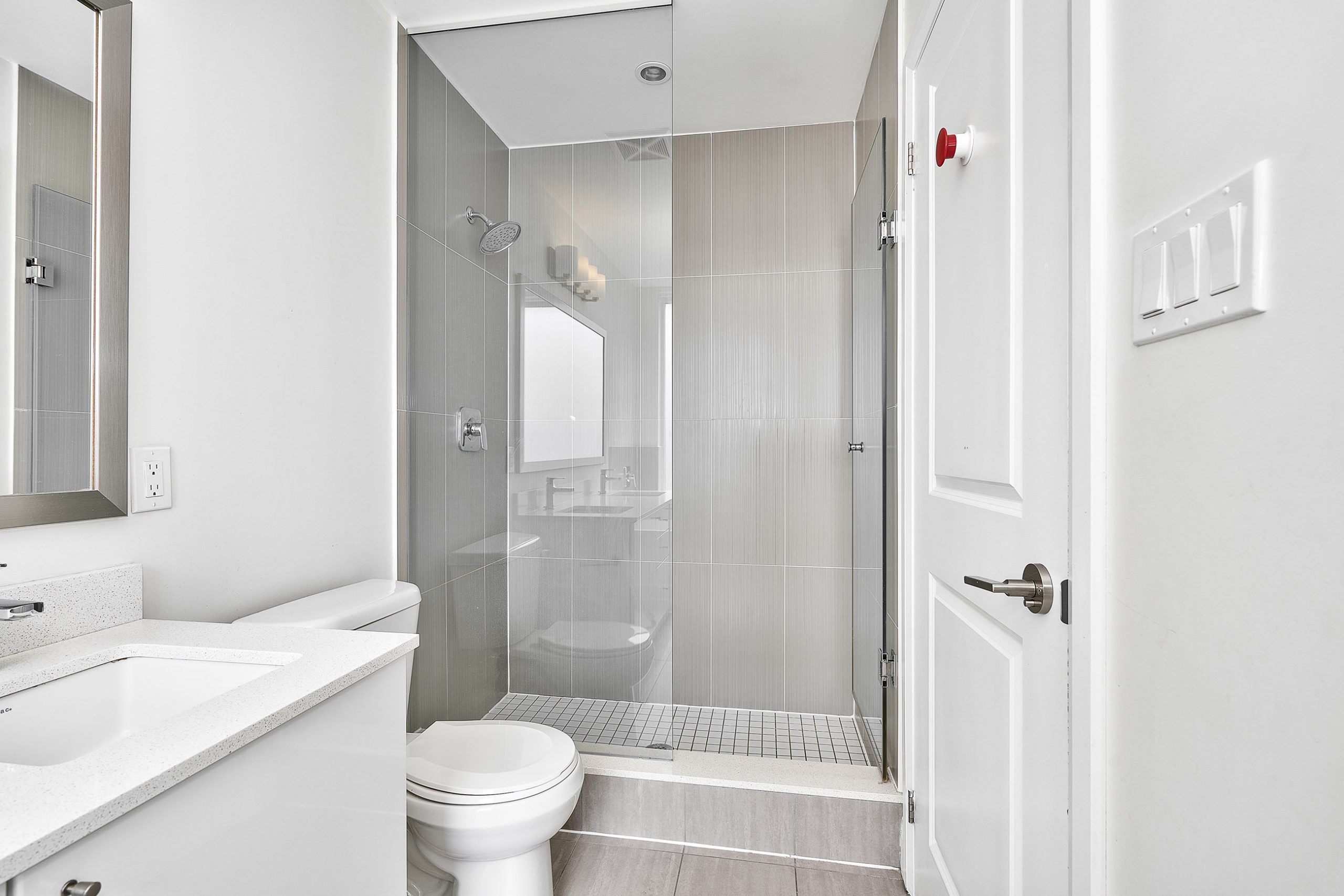 marquee-townhomes-mississauga-for-sale-bathroom