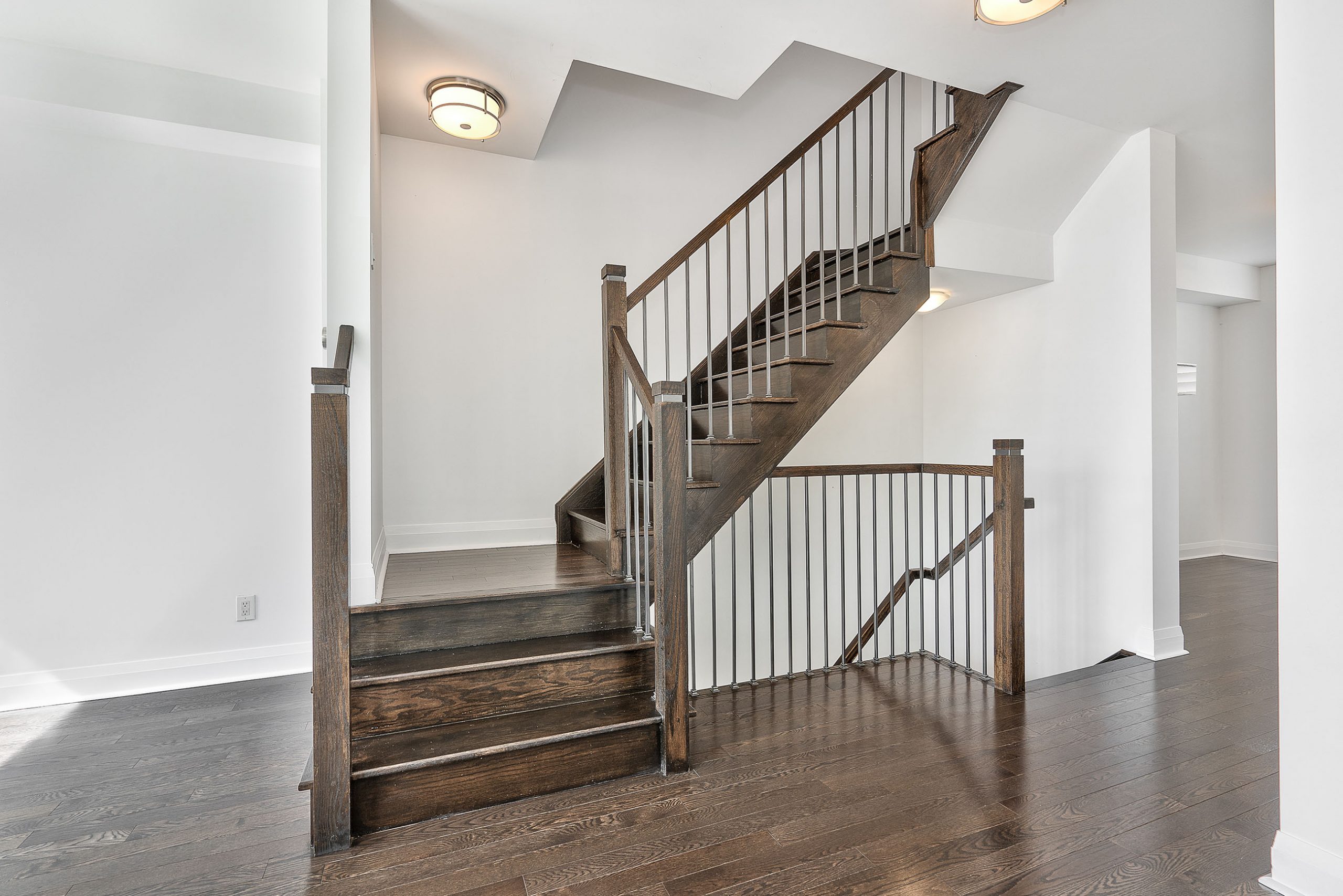 marquee-townhomes-mississauga-for-sale-staircase