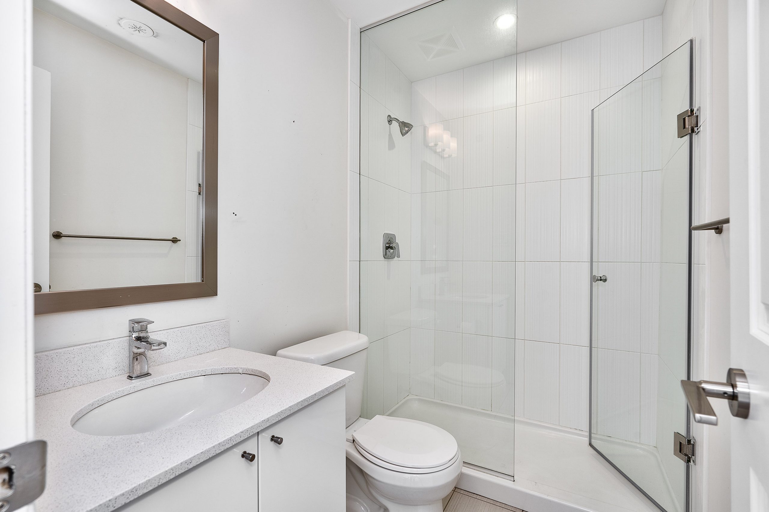 marquee-townhomes-mississauga-for-sale-washroom-shower