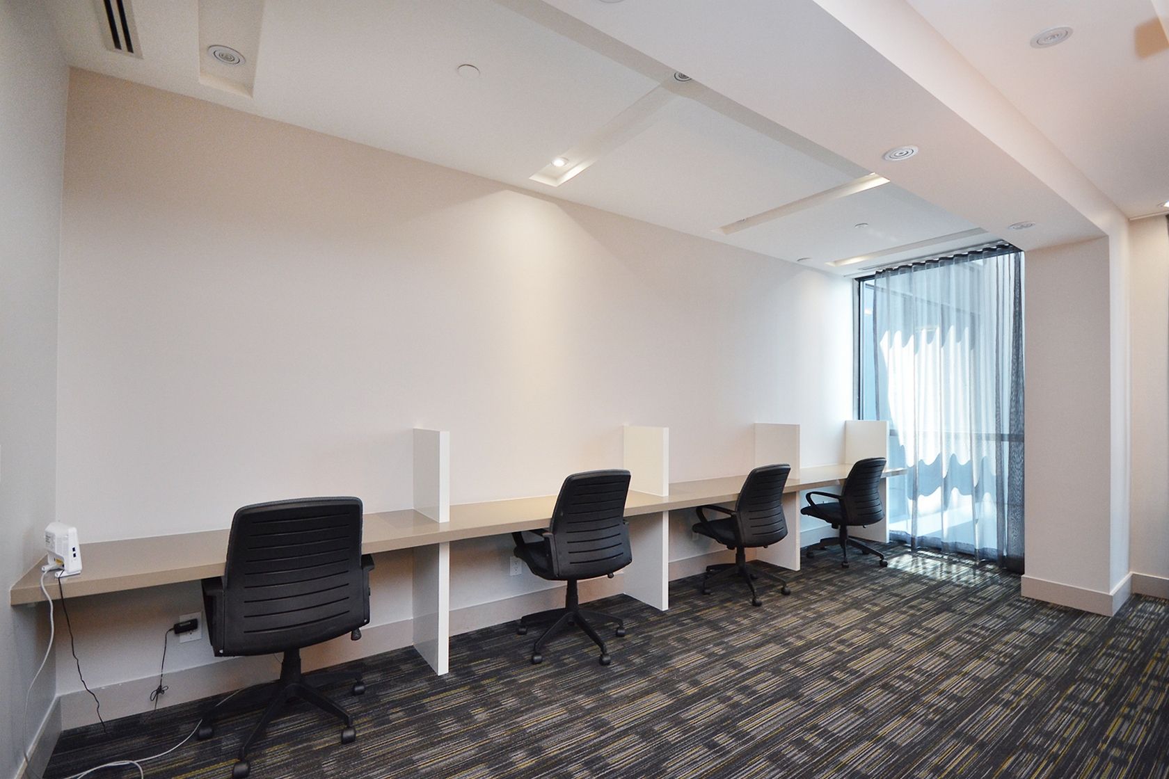 55-eglinton-ave-w-75-eglinton-ave-w-crystal-condos-mississauga-amenities-co-working-space