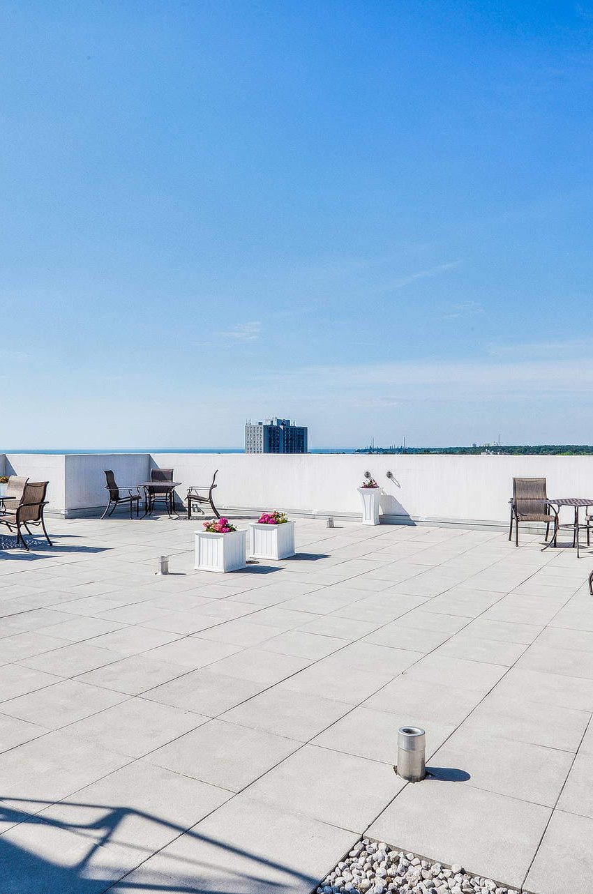 39-stavebank-rd-mississauga-condos-port-credit-rooftop-terrace