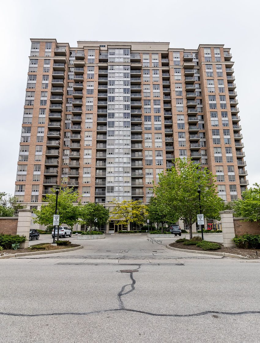 55-strathaven-dr-mississauga-condos-square-one