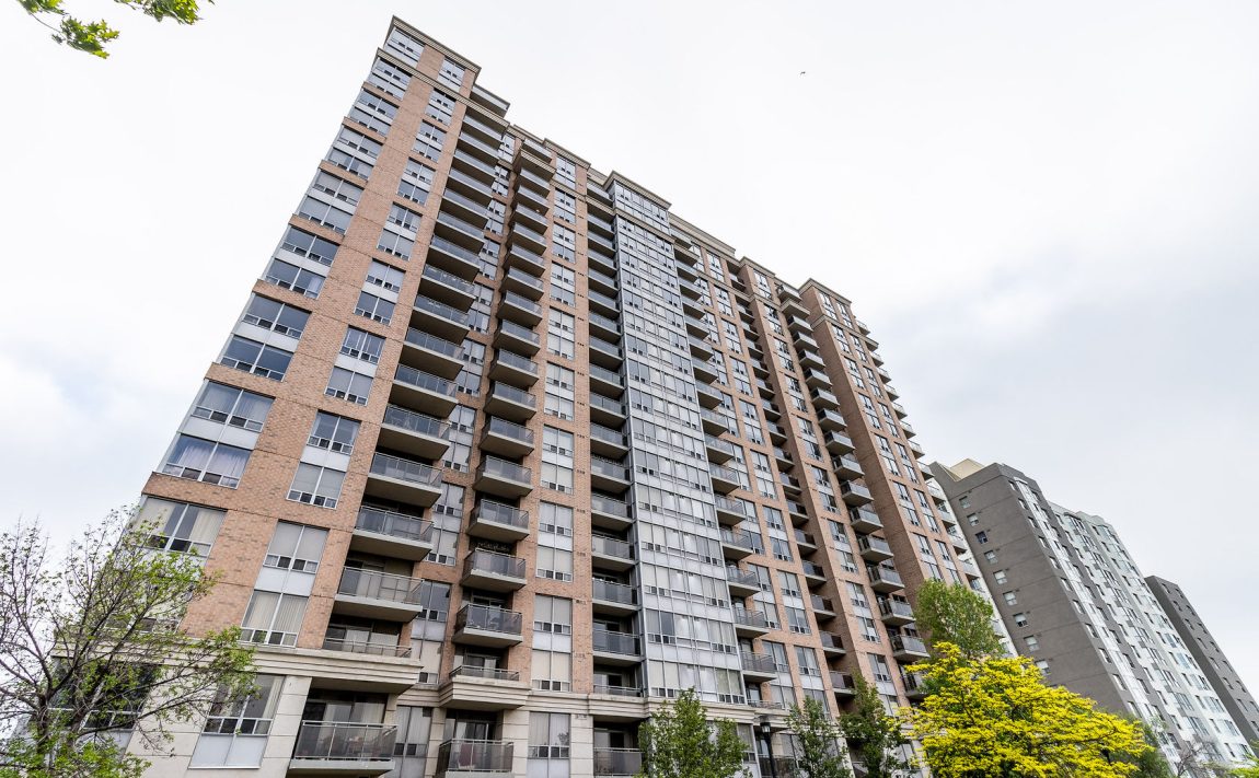 55-strathaven-dr-mississauga-condos-square-one-for-sale