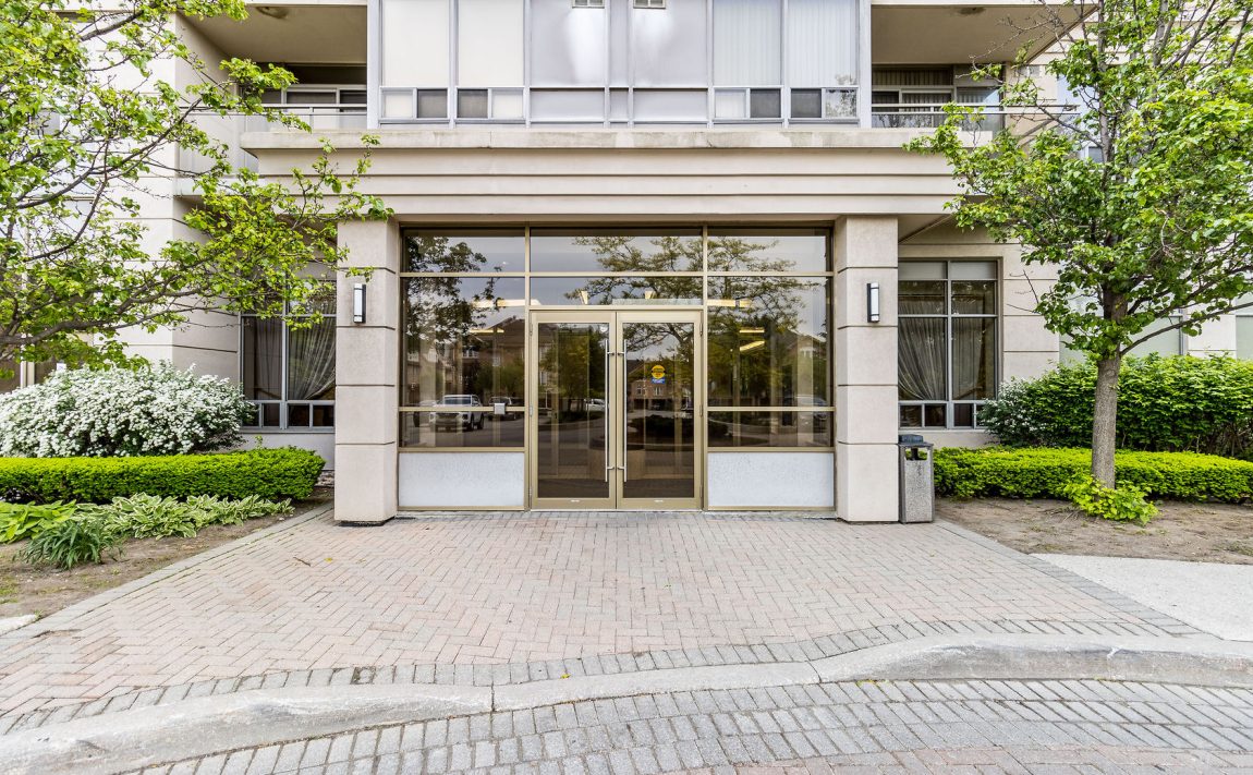 55-strathaven-dr-mississauga-condos-square-one-front-entrance