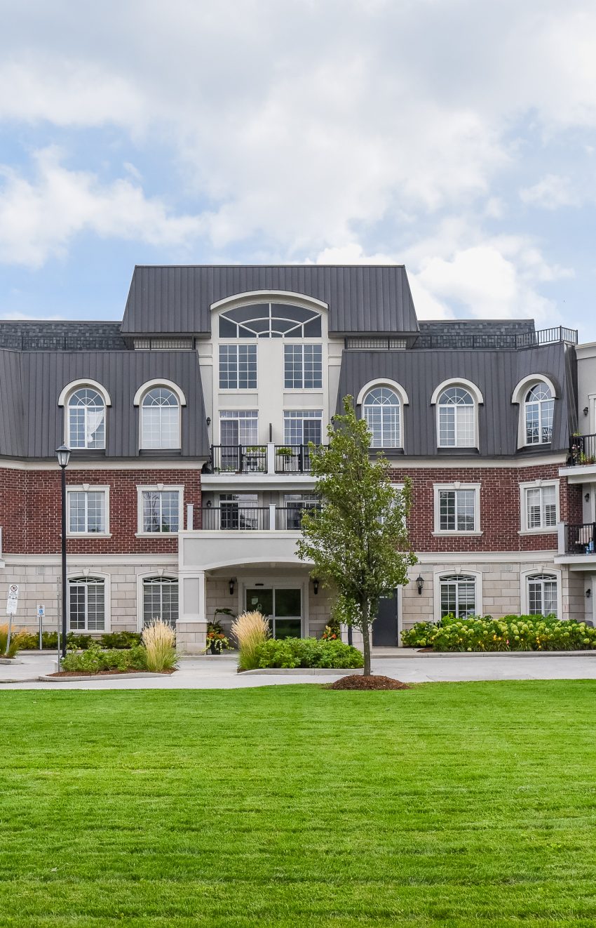 balmoral-condos-2300-upper-middle-rd-w-oakville-architecture