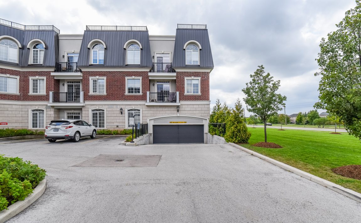 balmoral-condos-2300-upper-middle-rd-w-oakville-underground-parking