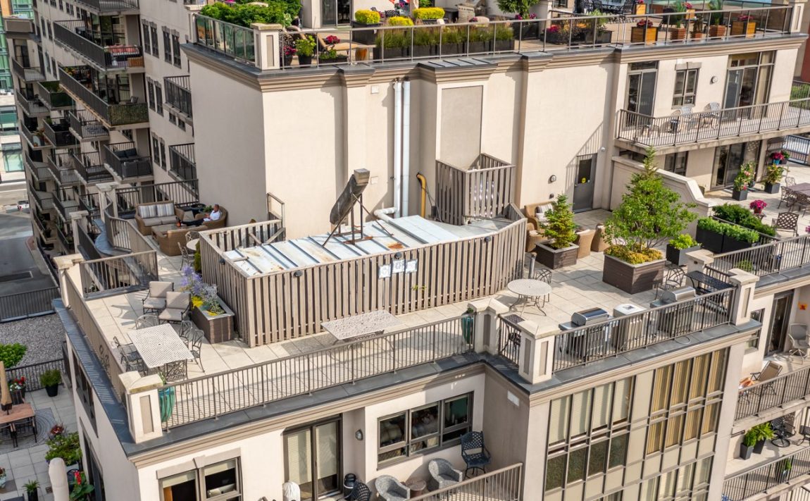 baxter-condos-399-elizabeth-st-burlington-amenities-rooftop-terrace