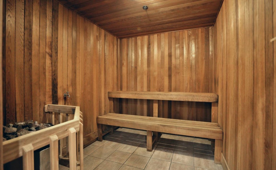 the-palace-1900-the-collegeway-mississauga-condos-amenities-sauna