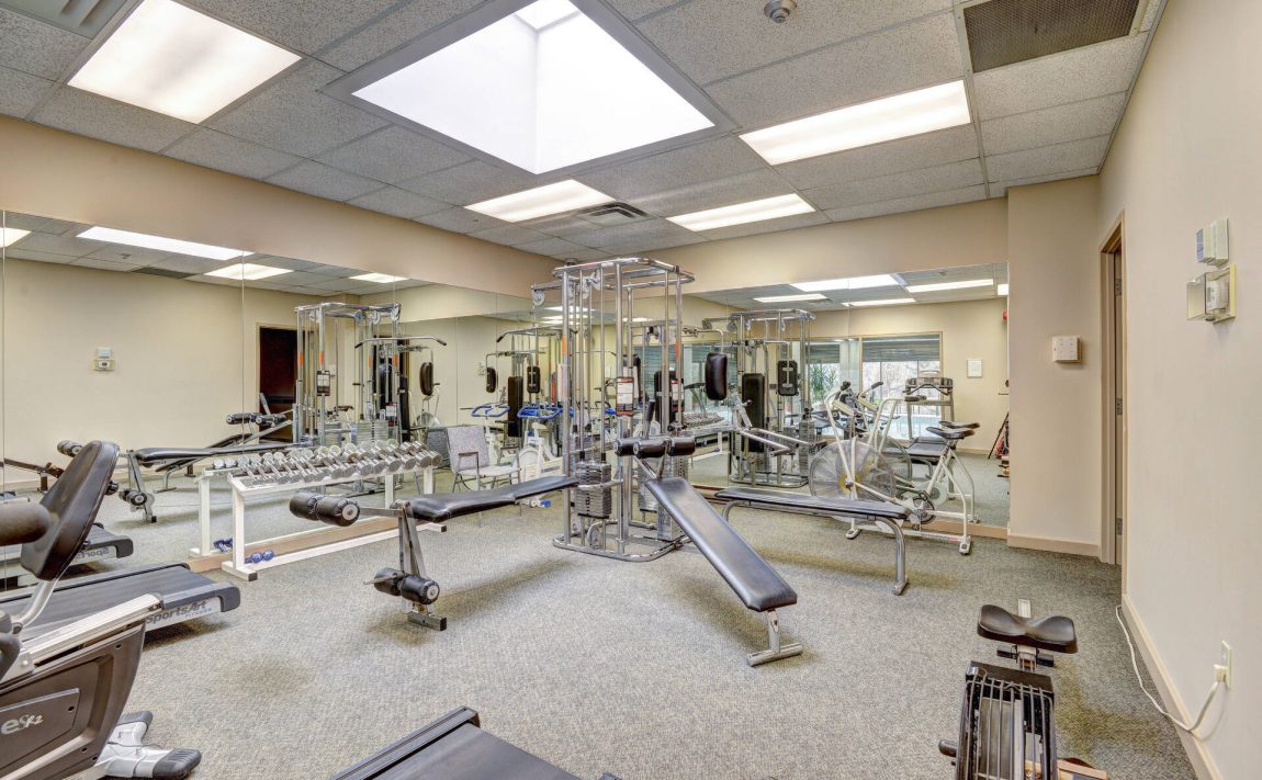 canyon-springs-condos-1700-the-collegeway-mississauga-gym-fitness