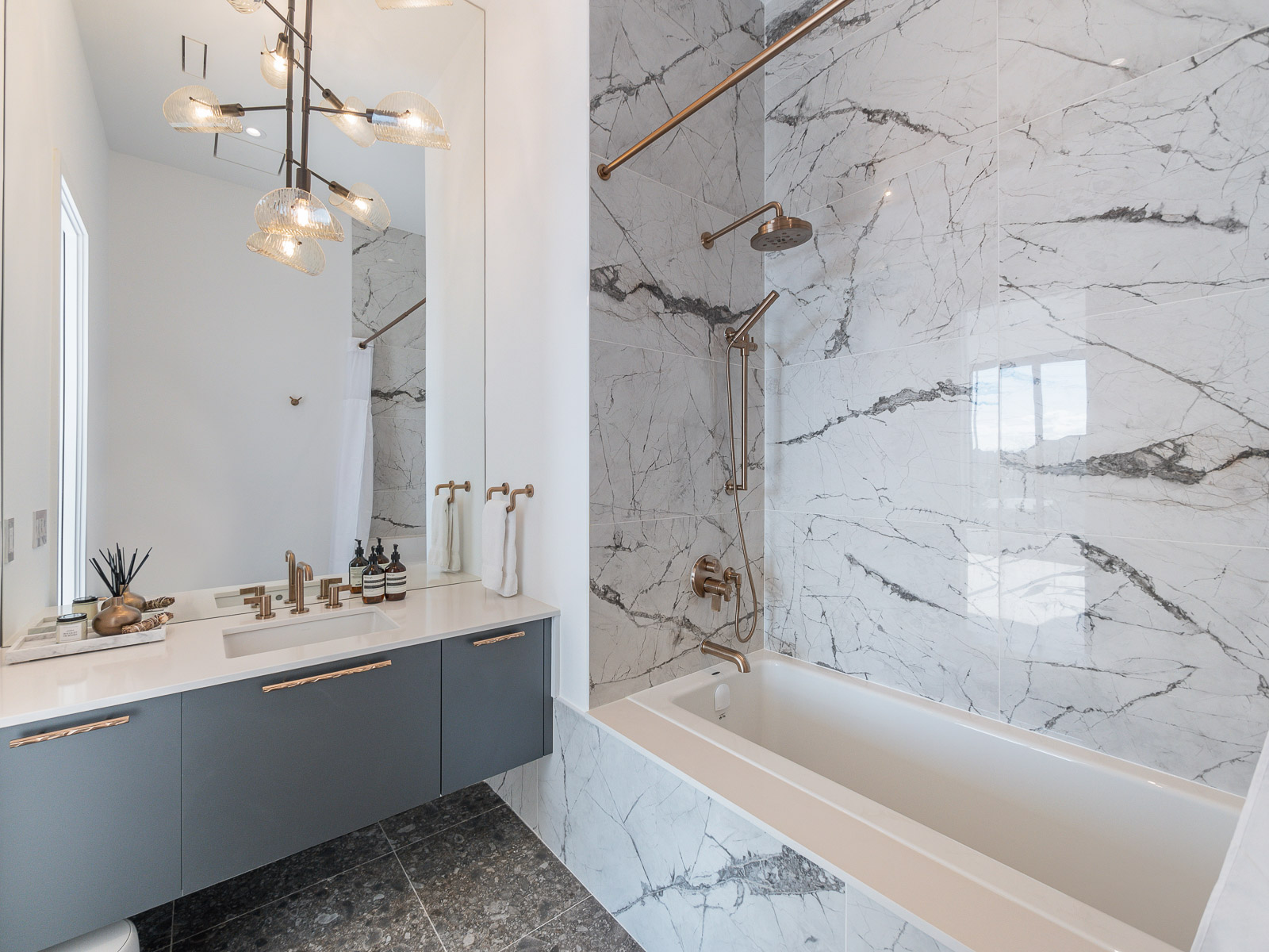 modern-luxury-markham-home-for-sale-cachet-bathroom-stone-walls