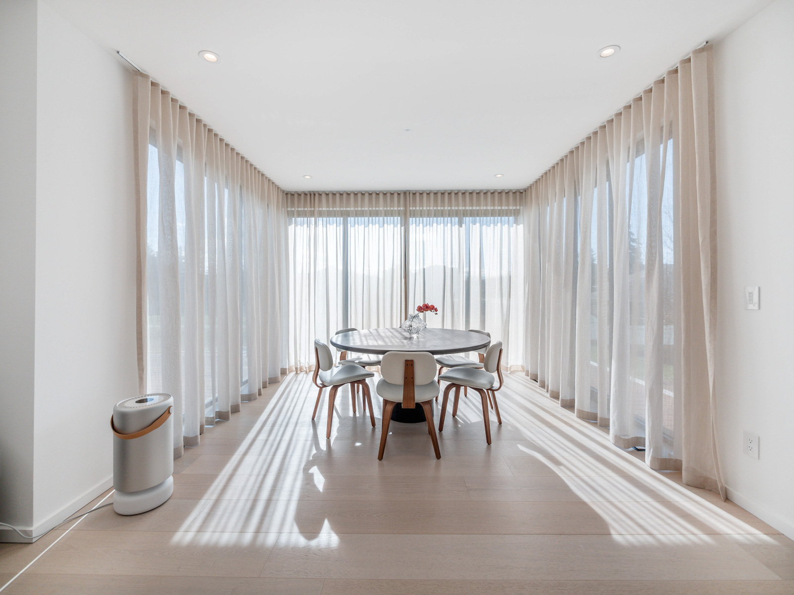 modern-luxury-markham-home-for-sale-cachet-breakfast-area-floor-to-ceiling-windows