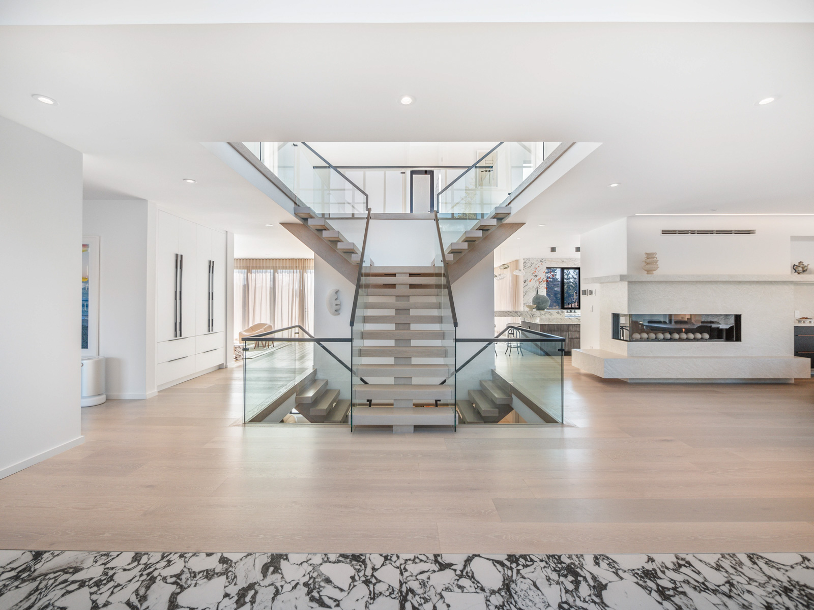 modern-luxury-markham-home-for-sale-cachet-entry-staircase