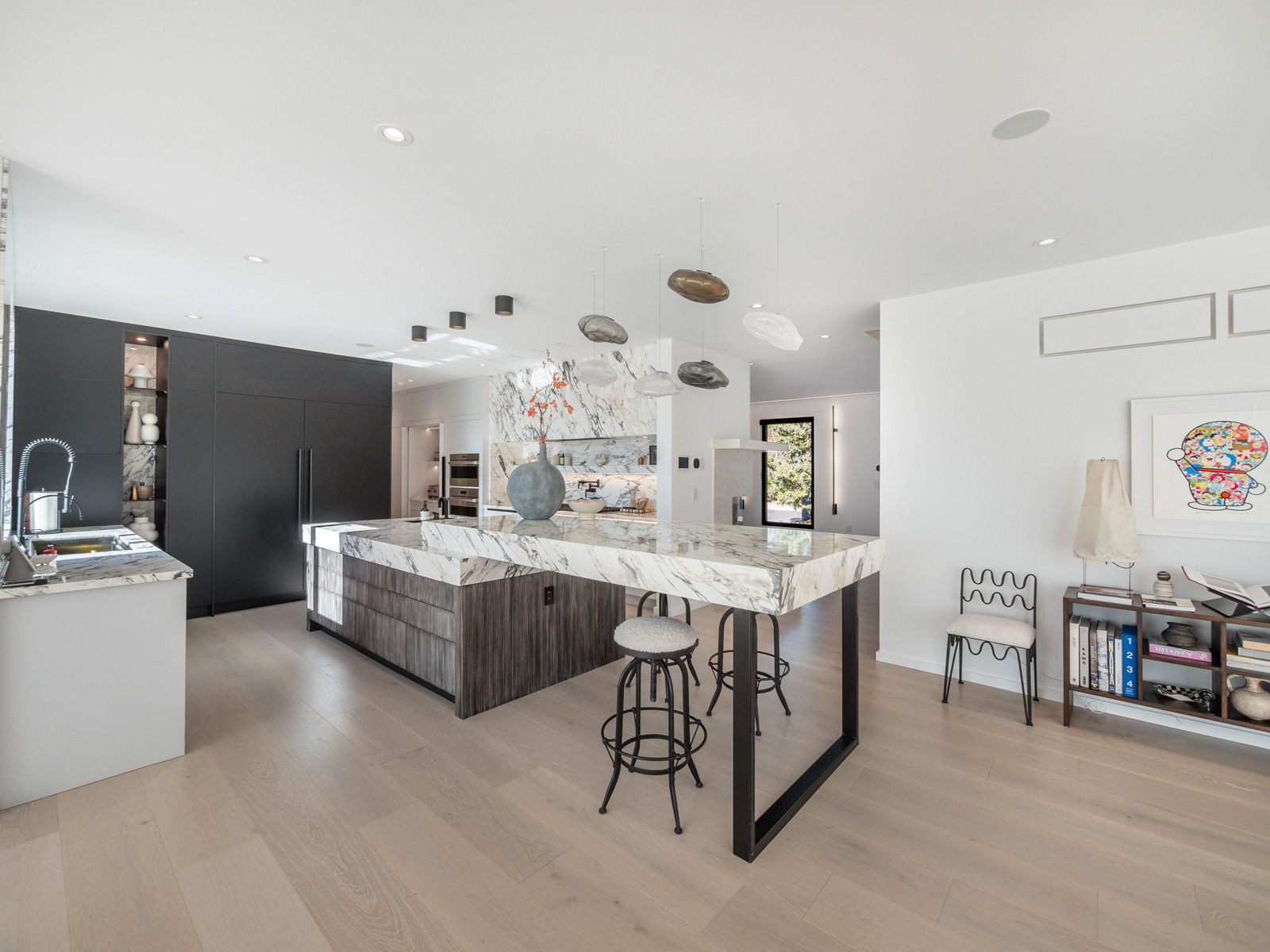 modern-luxury-markham-home-for-sale-cachet-expansive-kitchen-island