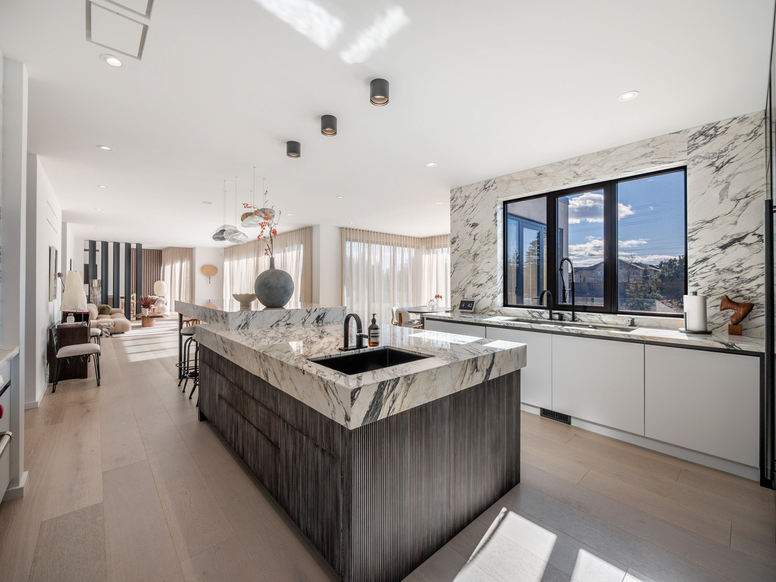 modern-luxury-markham-home-for-sale-cachet-kitchen-island-sink