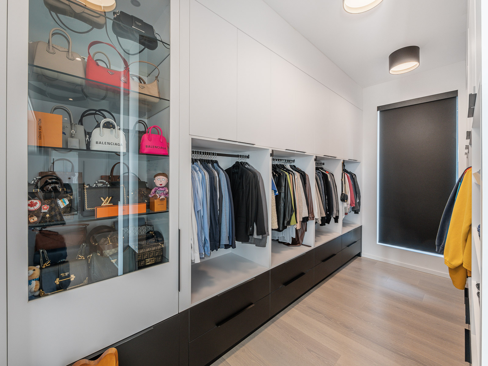 modern-luxury-markham-home-for-sale-cachet-primary-bed-walk-in-closet