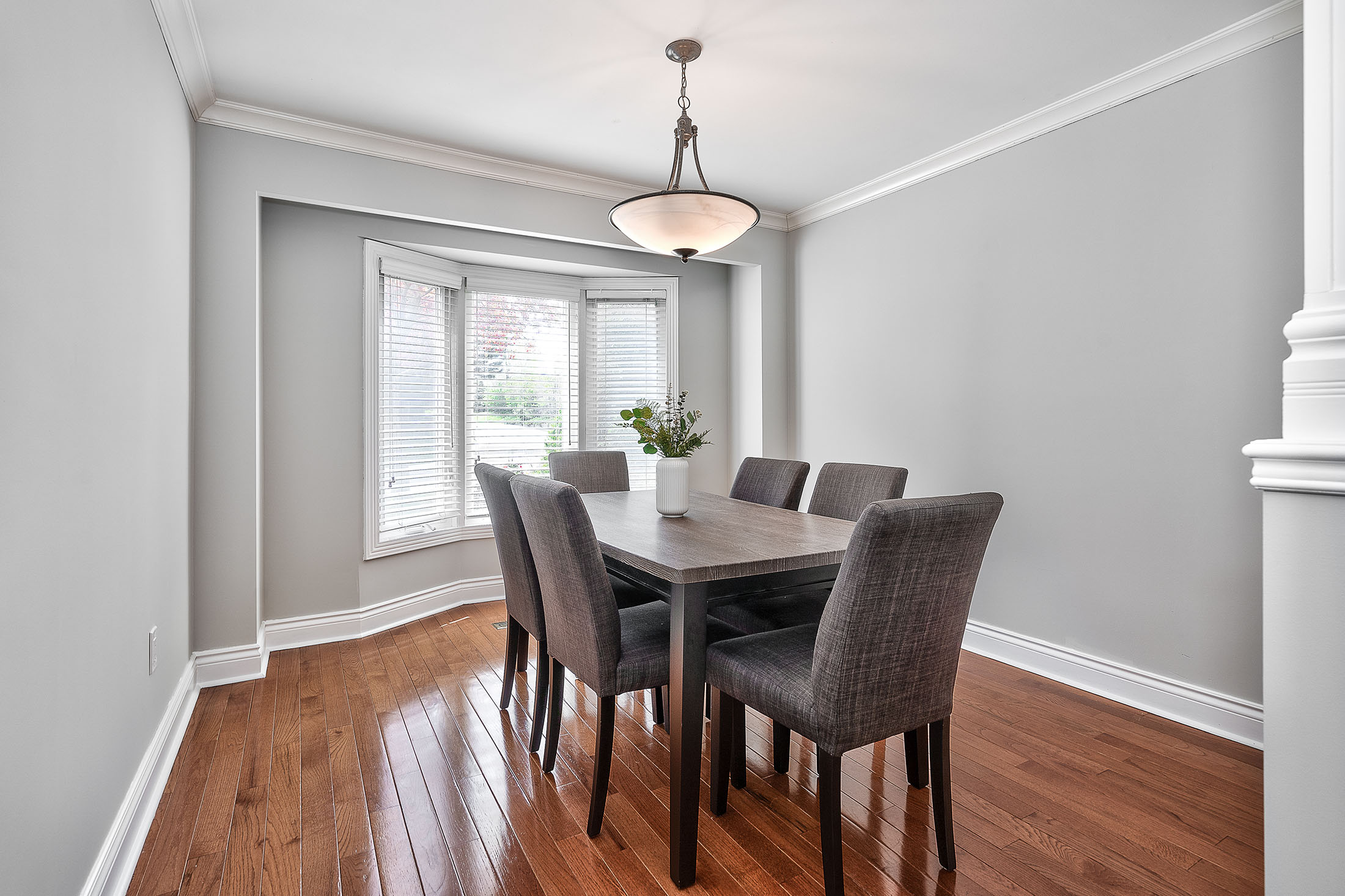 erin-mills-mississauga-townhouse-for-sale-dining-room